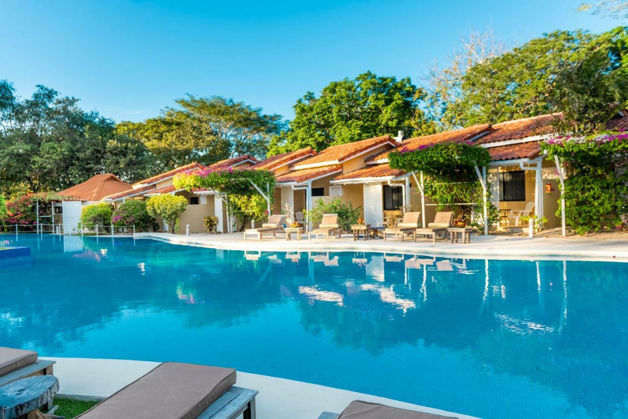 Seis Playas Hotel Tamarindo Exteriör bild